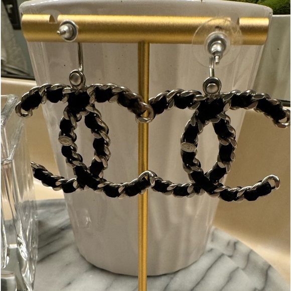 CHANEL Lambskin
CC Drop Earrings in Black and Silver - Picture 1 of 7